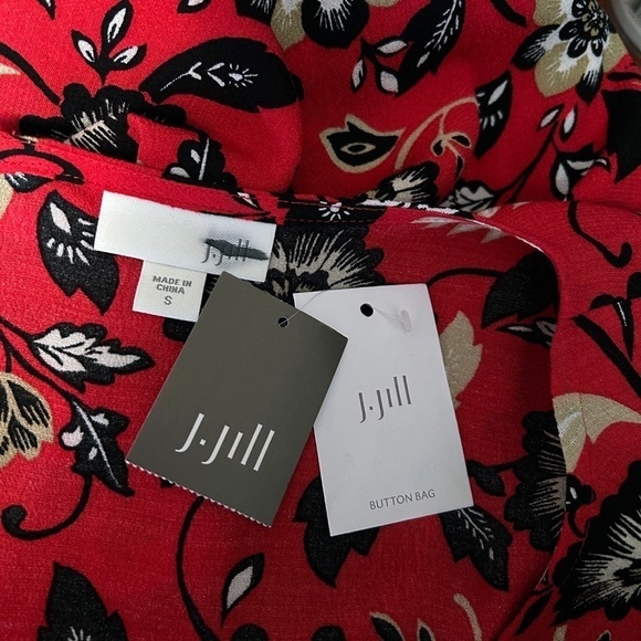 J. Jill Tunic Top Red Floral Filigree Viscose Rayon Boat Neck Keyhole Back - Picture 13 of 16